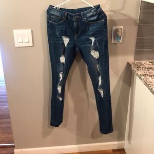 Distressed skinny jeans
